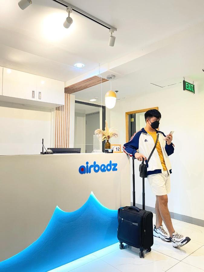 Airobedz Makati - A Value Hotel Манила Экстерьер фото
